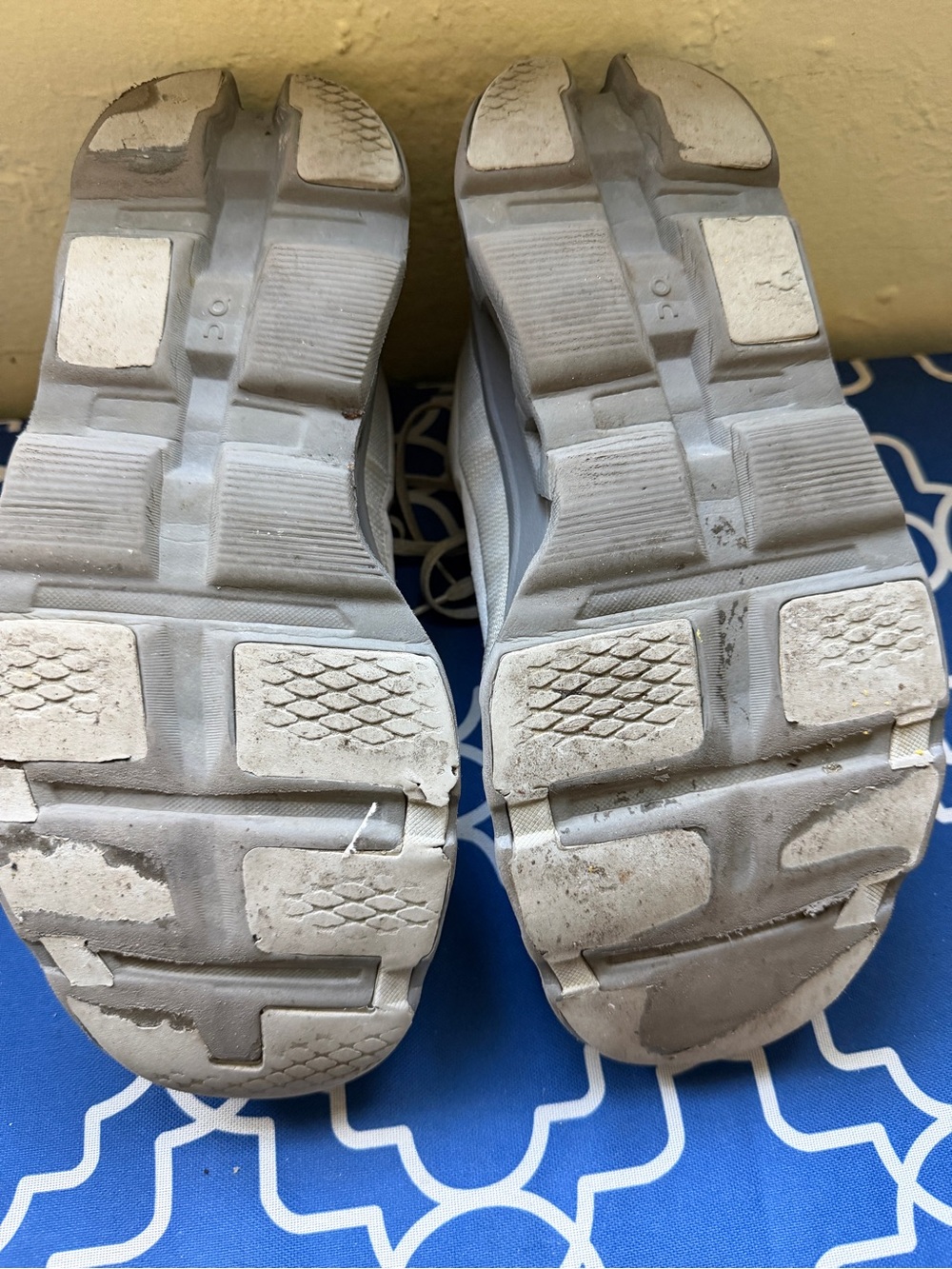 On Running Women’s Athletic Shoes in Light Beige and Gray - Picture 6 of 10